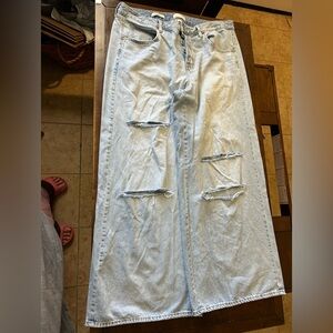 Universal Thread Mid Rise Super Wide Leg Jeans Light Wash Distressed Denim